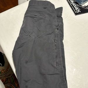 Wrangler men’s utility pants. 33x30. Mint condition.